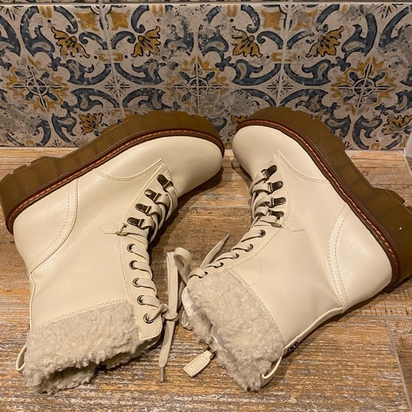 🆕CIRCUS by Sam Endelman "combat boots" IVORY SHEARLING 👀zoom in👀 - Picture 3 of 14